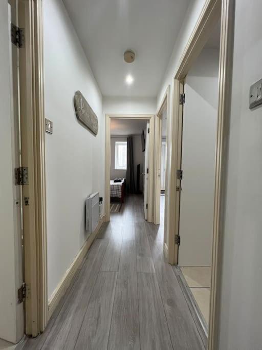 Апартаменти Cozy Flat With Balcony Лондон Екстер'єр фото